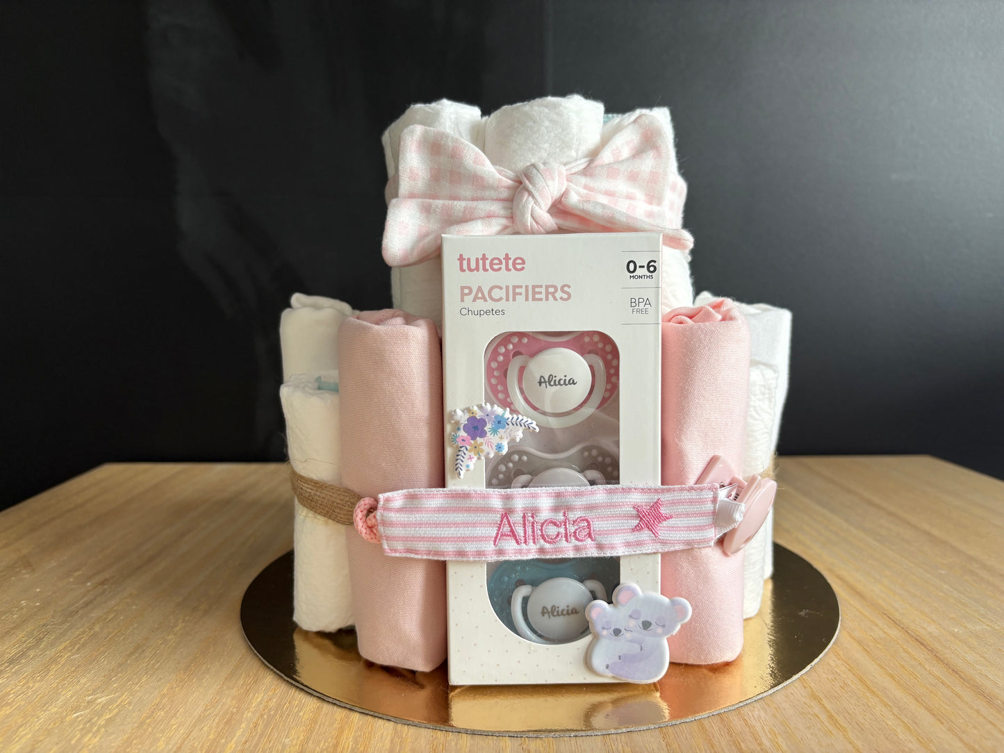 🎀 Tarta de pañales “Alicia” – Edición personalizada con amor